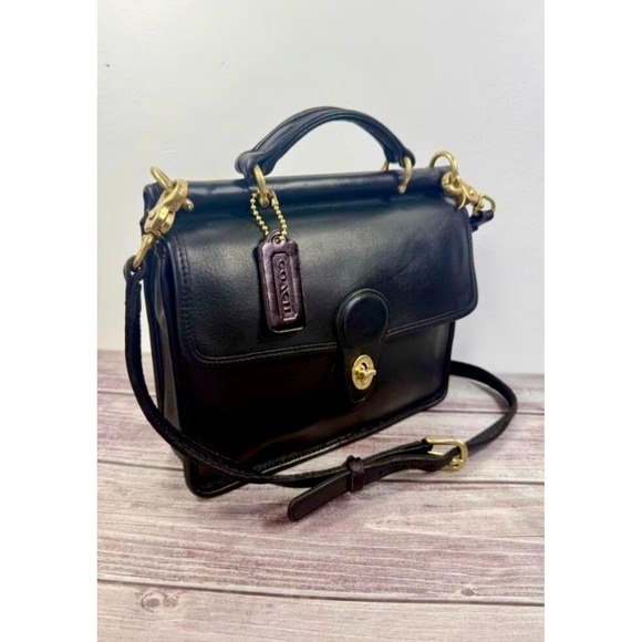 Coach Handbags - Vintage COACH Willis 9927 Black Leather Crossbody Handbag Classic Turnlock Style
